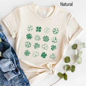 Womens St Patrick’s Day Four Leaf Clover Natural Beige Short Sleeve Shirt Size M